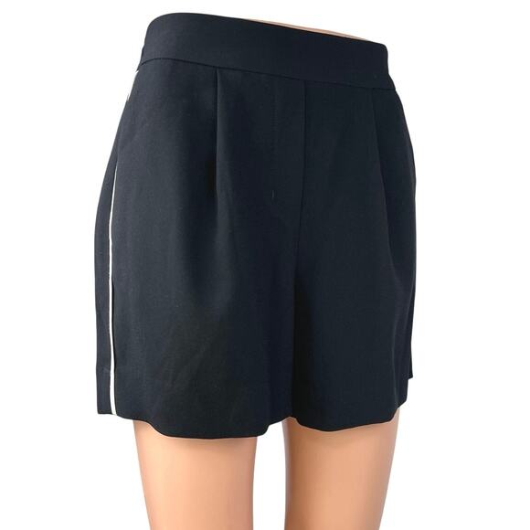 Aritzia Babaton Women's Black High Rise Pleated Pull On Elastic Waist Shorts 0 - Picture 1 of 6